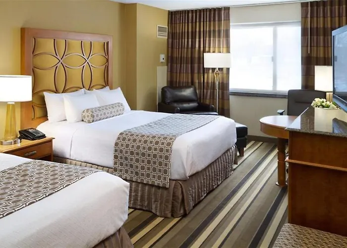Crowne Plaza Minneapolis West By Ihg