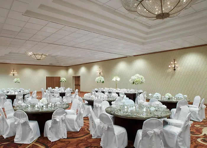Sheraton Minneapolis West Hotel